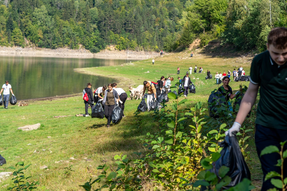 Campanie ecologizare Lacul Bicaz