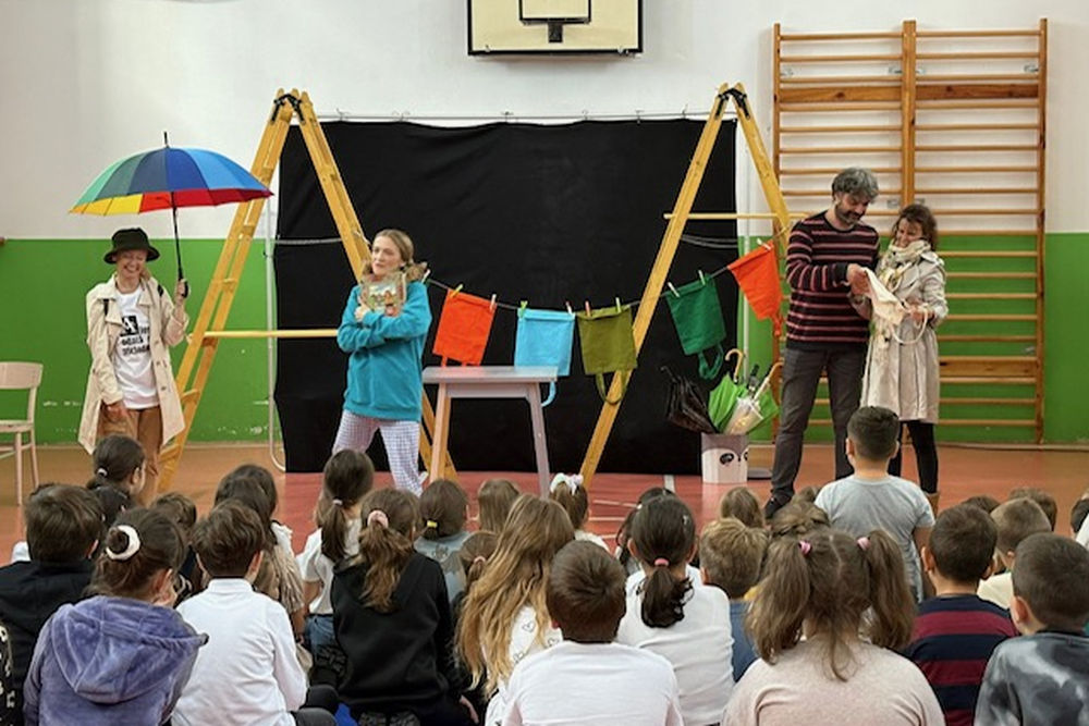 Școala Gimnazială „Maria Rosetti” - teatru