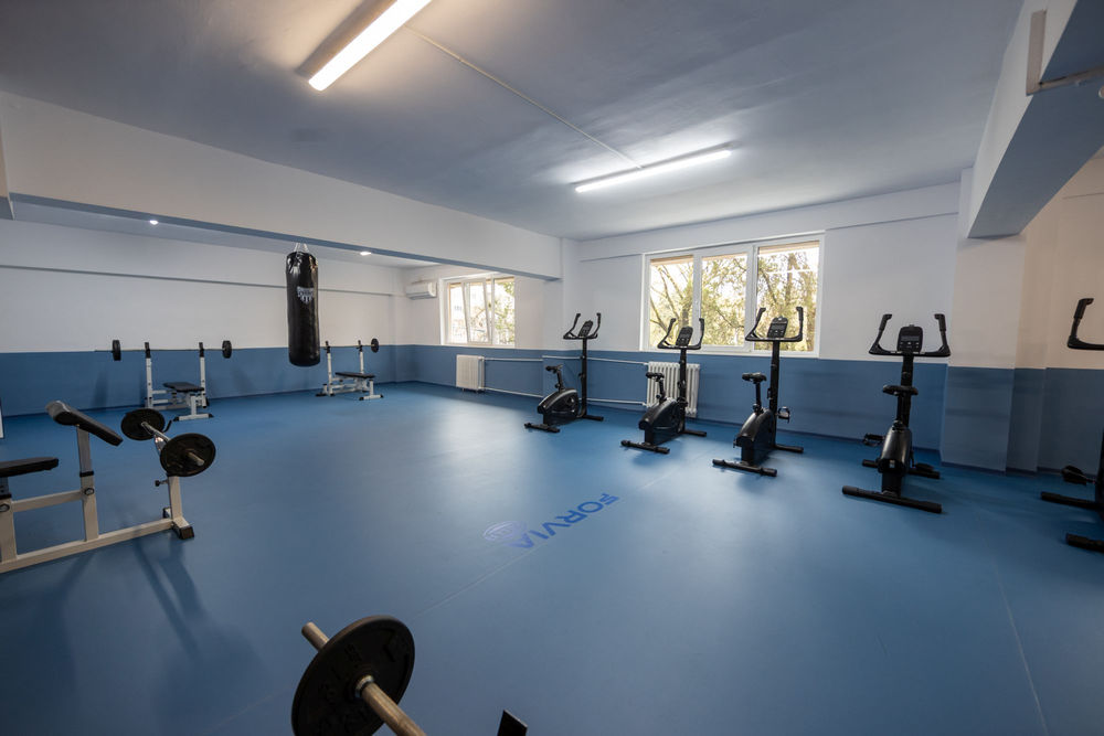 FORVIA HELLA renovare sala sport Liceu Tehnologic &bdquo;Regina Maria&rdquo; Arad