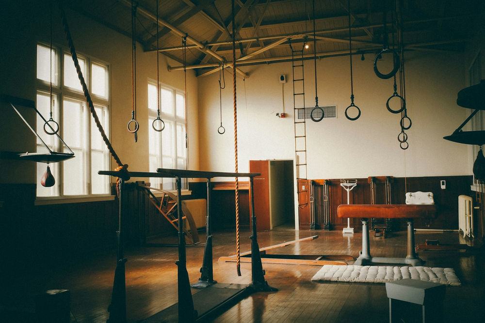 sala gimnastica - barbara-burgess-WCDKhsgIOTs-unsplash