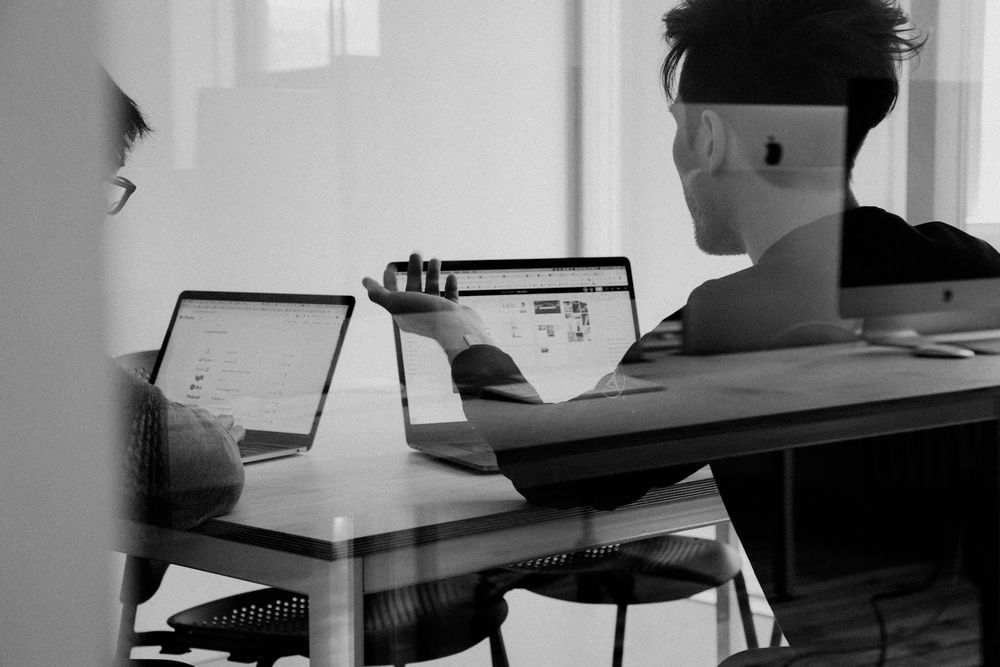 start-up-charlesdeluvio-Lks7vei-eAg-unsplash