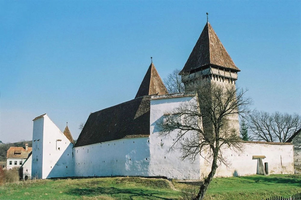 Biserica-evanghelica-fortificata-din-Dealu-Frumos