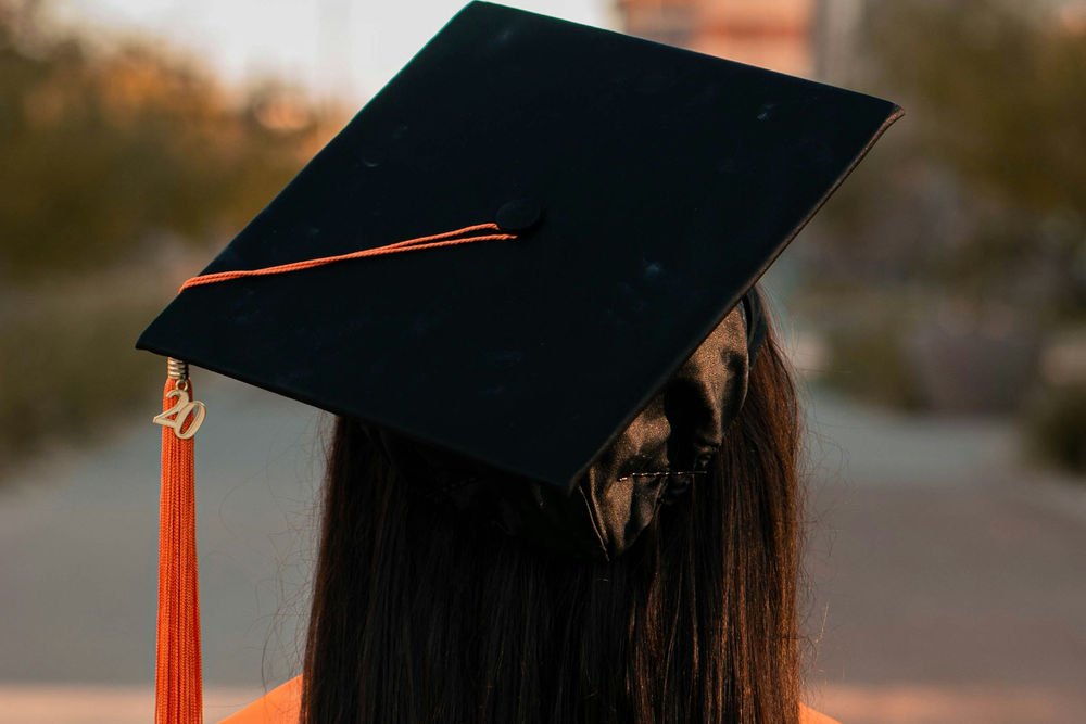 elevi-studenti-absolvire-educatie-rebeca-alvidrez-4y2GeMipDQ0-unsplash